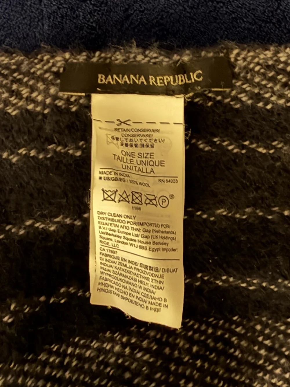 Banana Republic 100% Wool Plaid Scarf Black Gray Fringe One Size